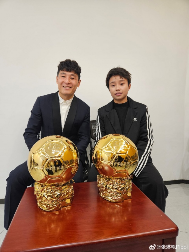  張琳艷社媒曬與武磊合照：感謝、榮幸、幸運，祝磊哥早日康復