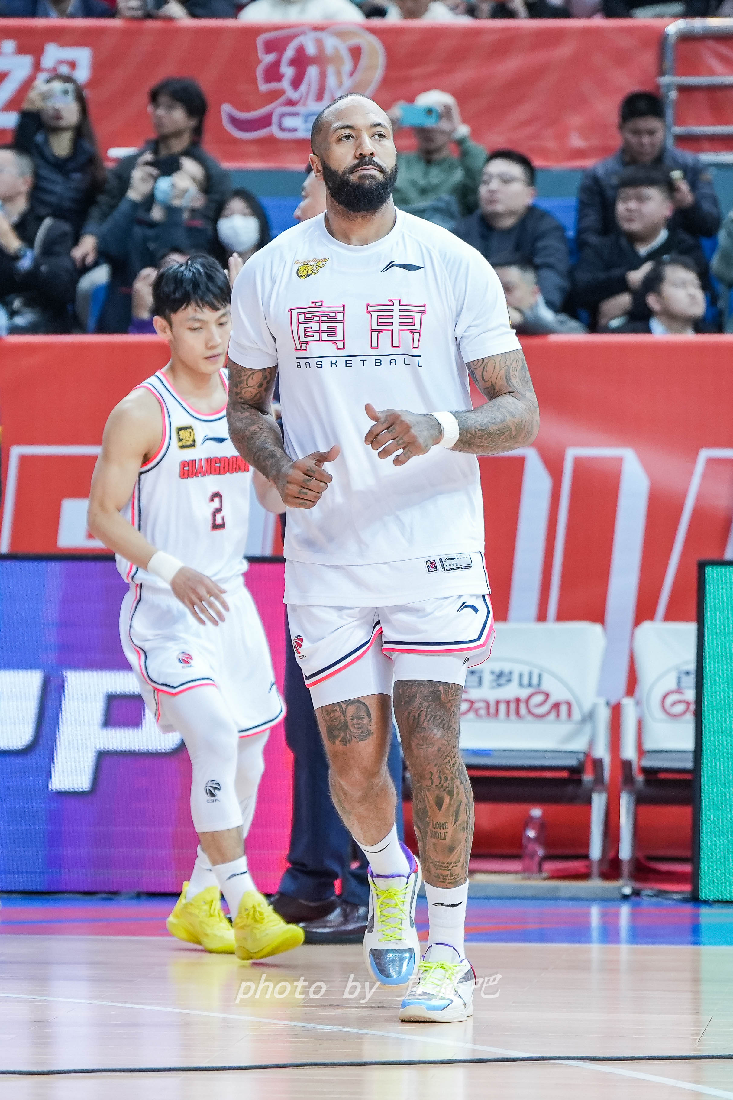  打得不錯！36歲吉倫沃特原本的第三外援卻成廣東男籃的真大腿