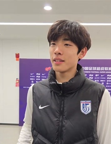  國青歸來上演中超首秀，朱鵬宇：感覺很好，場上大哥們很支持我
