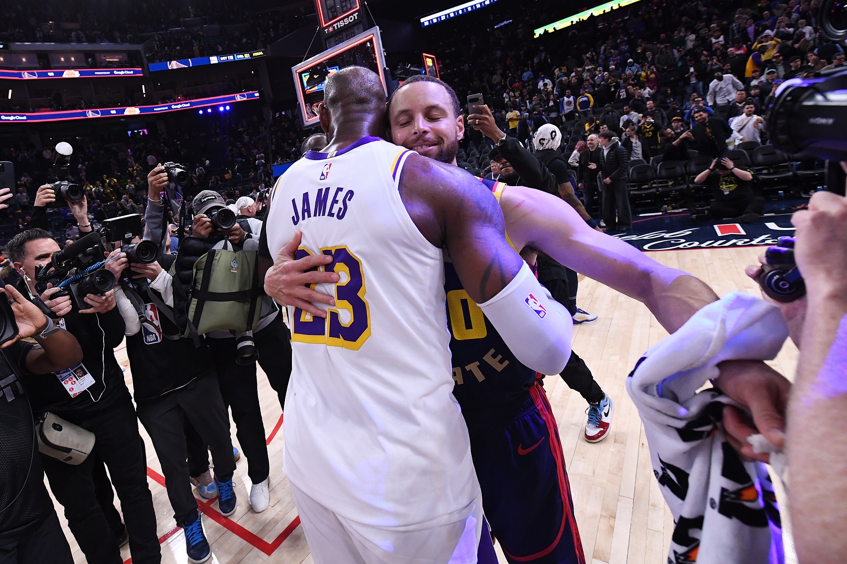  見證傳奇！詹姆斯庫里年滿36歲且同場均砍下35+ NBA歷史首對！